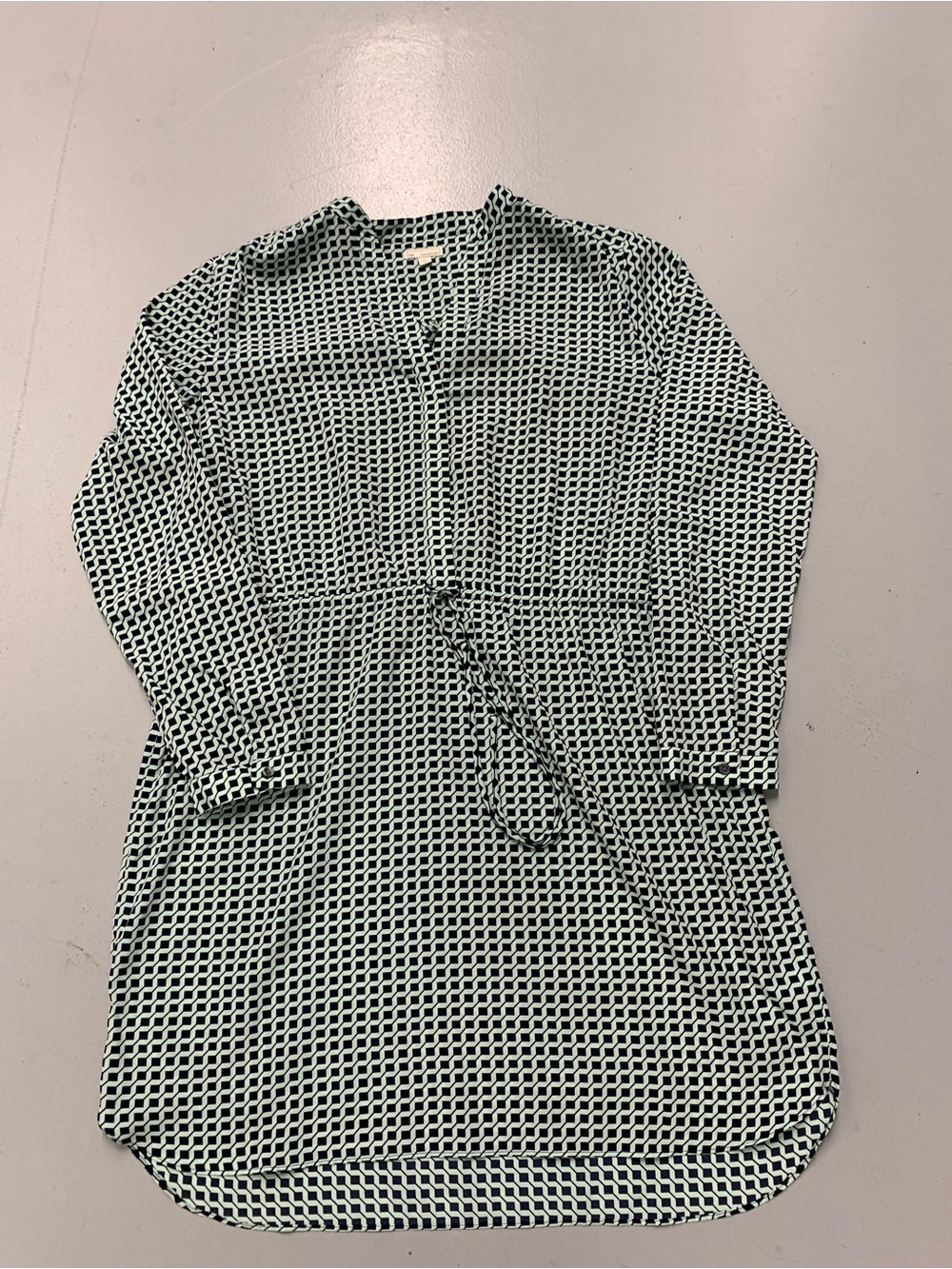 Gap Black & White Geometric Tie Blouse - Size XL